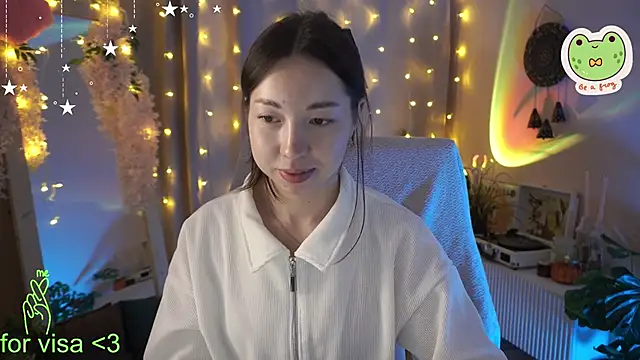 Snapshot of Sarah_Son chatting on 10/20/25, 05:30 Sarah Son online show from 10/20/25, 05:30