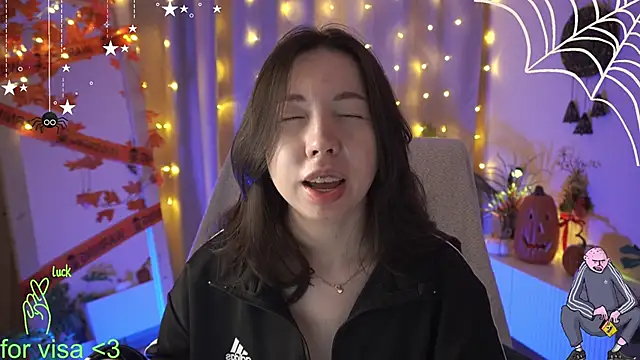 Snapshot of Sarah_Son chatting on 10/30/25, 05:53 Sarah Son online show from 10/30/25, 05:53