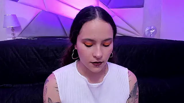 AnnyThompson  online show from 02/01/25, 09:40