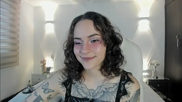 Snapshot of AnnyThompson_ chatting on 02/11/26, 10:04 AnnyThompson online show from 02/11/26, 10:04