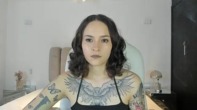 Snapshot of AnnyThompson_ chatting on 02/16/26, 10:17 AnnyThompson online show from 02/16/26, 10:17