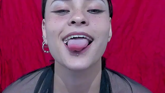 Snapshot of AnnyThompson_ chatting on 04/13/26, 04:51 AnnyThompson online show from 04/13/26, 04:51