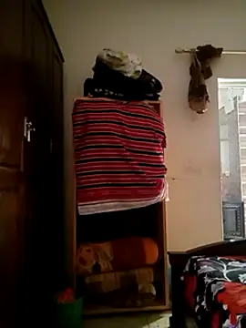 Snapshot of altinya chatting on 02/17/25, 02:48 altinya online show from 02/17/25, 02:48