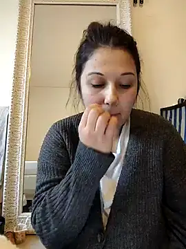 minette-sexy online show from 12/25/24, 03:06