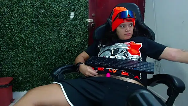 snowflake xxx online show from 12/04/24, 02:48