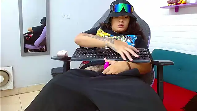 snowflake xxx online show from 12/21/24, 12:09