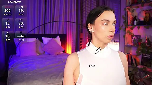 Snapshot of LunaNight chatting on 11/29/25, 08:56 LunaNight online show from 11/29/25, 08:56