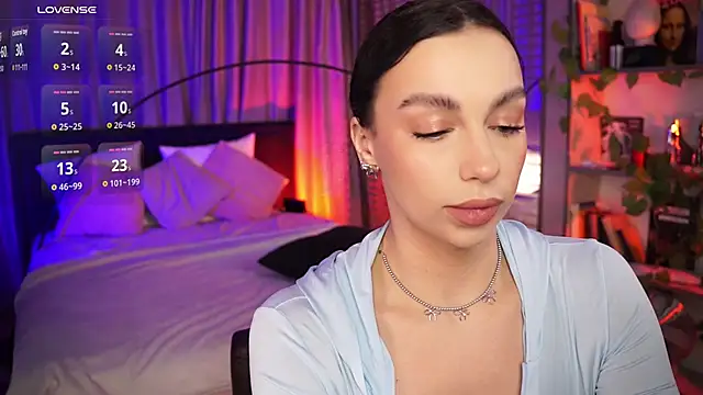 Snapshot of LunaNight chatting on 12/02/25, 08:37 LunaNight online show from 12/02/25, 08:37