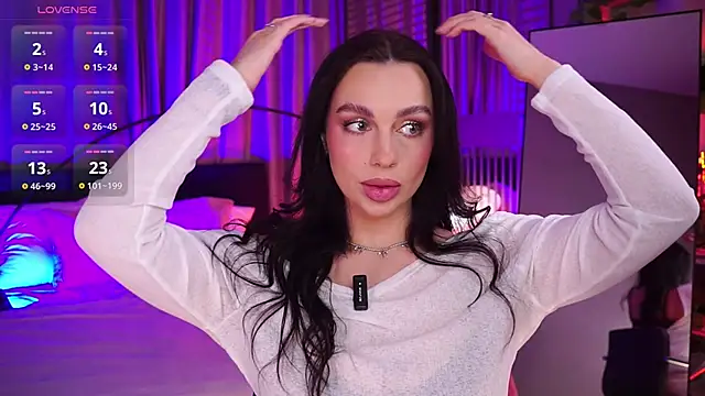 Snapshot of LunaNight chatting on 12/14/25, 08:35 LunaNight online show from 12/14/25, 08:35