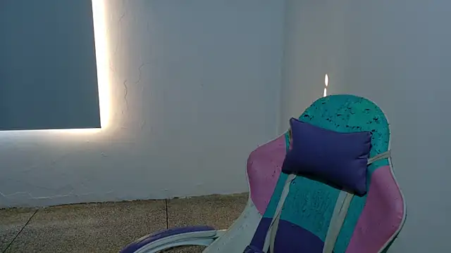 Snapshot of WandaDoll chatting on 04/11/26, 12:20 WandaDoll online show from 04/11/26, 12:20