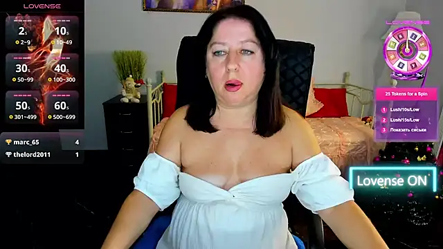 Julia Dean online show from 12/26/24, 03:42