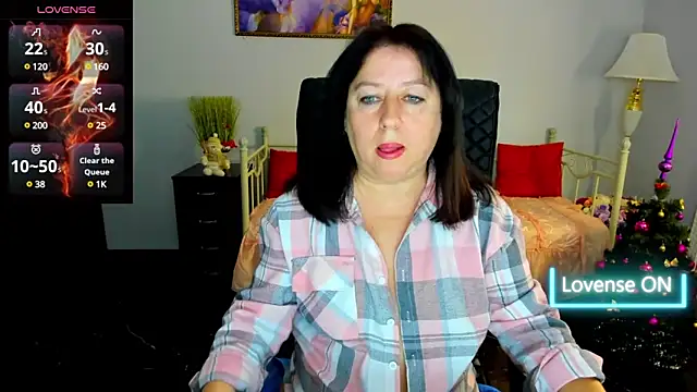 Julia Dean online show from 12/30/24, 11:37