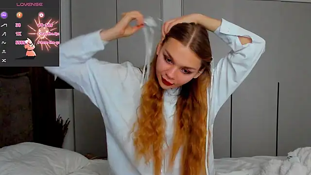 Snapshot of Molly_sweetie chatting on 11/01/25, 07:21 Molly sweetie online show from 11/01/25, 07:21