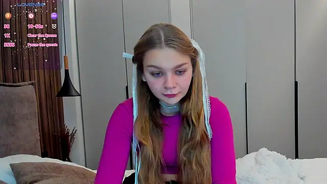 Snapshot of Molly_sweetie chatting on 11/03/25, 07:20 Molly sweetie online show from 11/03/25, 07:20