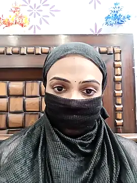 Snapshot of Yours-Bebo chatting on 01/07/25, 11:05 Yours-Bebo online show from 01/07/25, 11:05