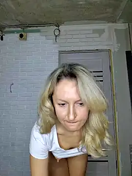 Miss    Mia  online show from 01/07/25, 08:56