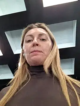 Snapshot of Miss____Mia_ chatting on 03/02/26, 11:06 Miss Mia online show from 03/02/26, 11:06
