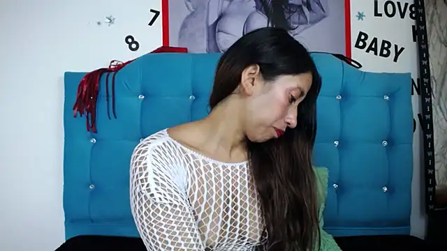Snapshot of sweet_skylove_ chatting on 12/22/25, 04:48 sweet skylove online show from 12/22/25, 04:48