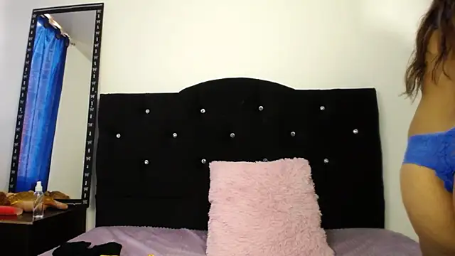 Snapshot of sweet_skylove_ chatting on 02/02/26, 07:12 sweet skylove online show from 02/02/26, 07:12