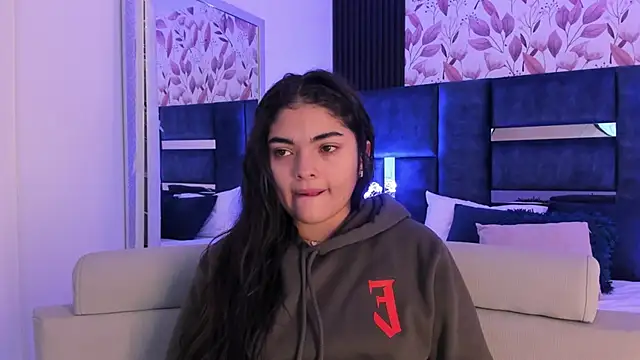 GiselOrtiz online show from 01/22/25, 11:12