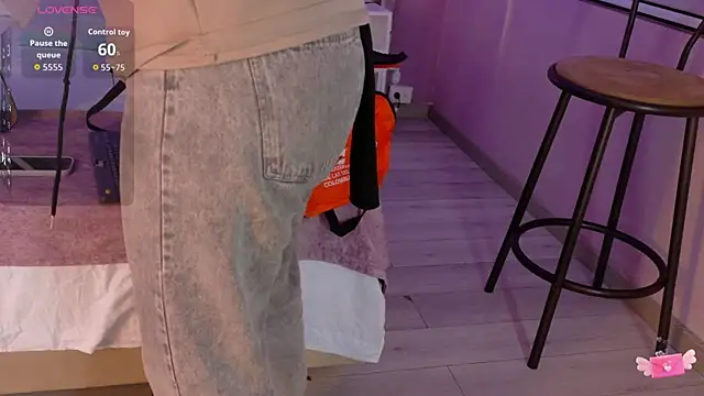 GiselOrtiz online show from 10/14/25, 10:38