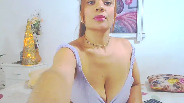 Snapshot of SoniaGresson chatting on 12/16/25, 11:10 SoniaGresson online show from 12/16/25, 11:10