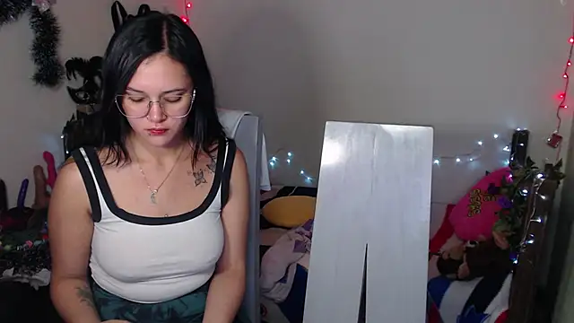 Antonella Cruz02 online show from 12/19/24, 04:45