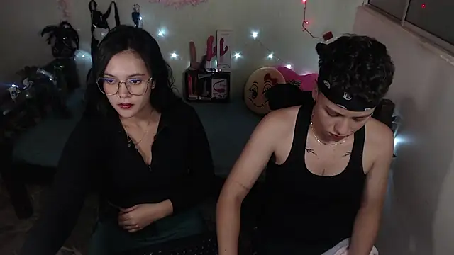 Antonella Cruz02 online show from 02/19/25, 02:12