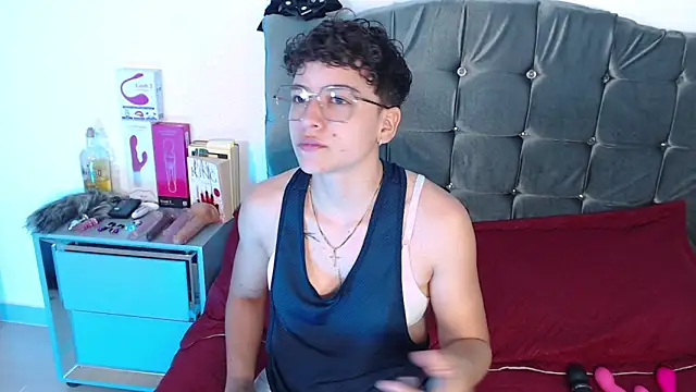 Antonella Cruz02 online show from 06/12/26, 03:05