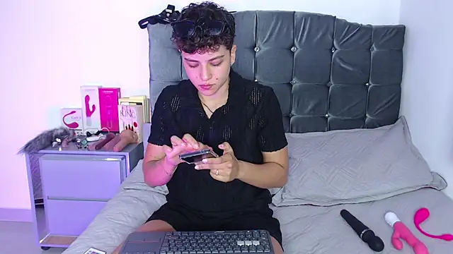 Antonella Cruz02 online show from 06/17/26, 03:31