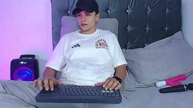 Antonella Cruz02 online show from 07/29/26, 01:15