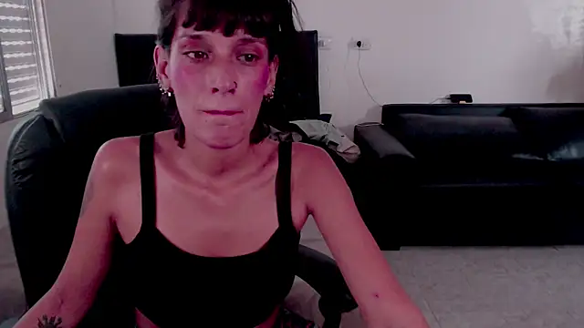 Snapshot of Sofii_floyd_ chatting on 10/21/25, 06:30 Sofii floyd online show from 10/21/25, 06:30