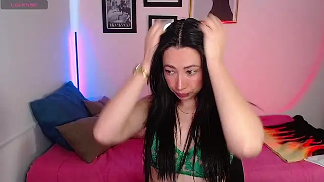 lilyy evanss online show from 01/21/25, 11:02