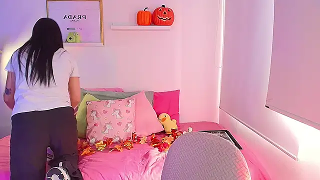 lilyy evanss online show from 10/01/25, 09:10