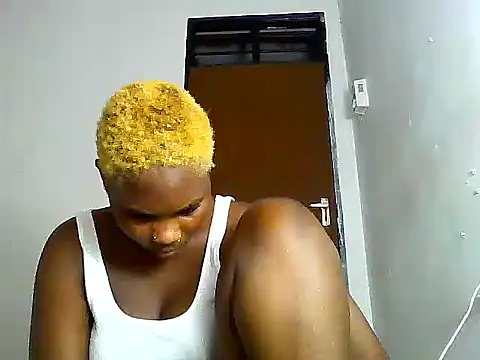 Snapshot of SexyKimberly23 chatting on 10/28/25, 09:28 SexyKimberly23 online show from 10/28/25, 09:28