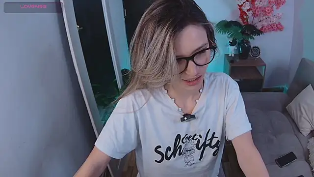 Lucy Princes online show from 09/30/25, 06:29