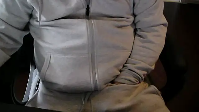 Snapshot of IrishCock30 chatting on 12/01/25, 10:09 IrishCock30 online show from 12/01/25, 10:09