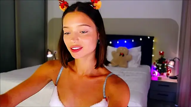 wow Mia online show from 12/21/24, 05:25