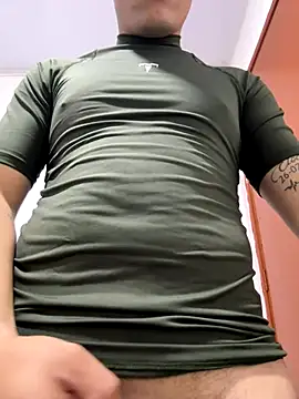 Snapshot of elpollo17 chatting on 11/08/25, 06:35 elpollo17 online show from 11/08/25, 06:35