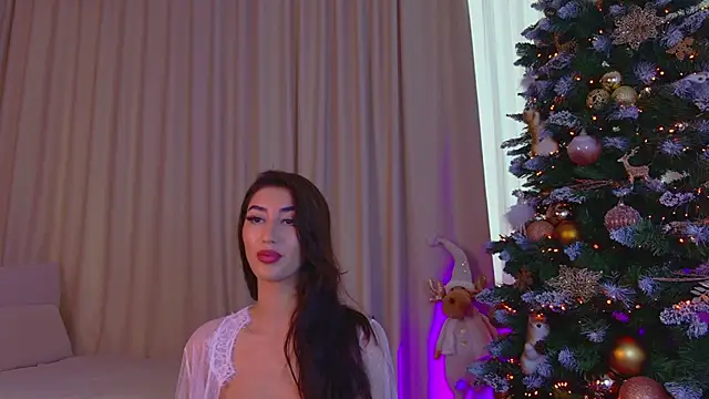 Snapshot of alissa_foxx chatting on 12/20/24, 10:49 alissa foxx online show from 12/20/24, 10:49