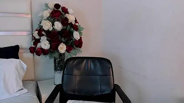 CamilaSofiia online show from 01/08/25, 01:32