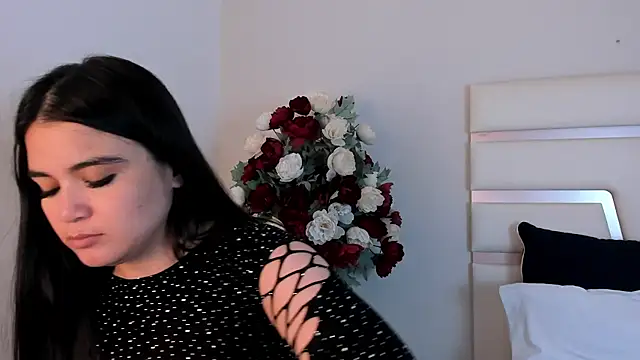 CamilaSofiia online show from 01/17/25, 08:56