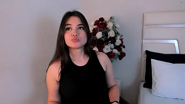 CamilaSofiia online show from 01/17/25, 07:27