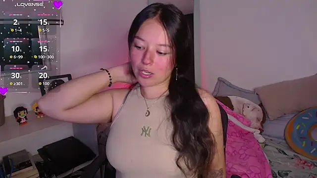 Snapshot of Lexie_Thompson10 chatting on 10/07/25, 11:46 Lexie Thompson10 online show from 10/07/25, 11:46