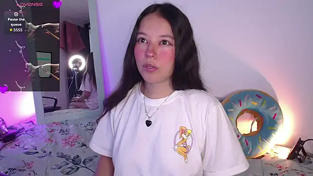 Snapshot of Lexie_Thompson10 chatting on 10/25/25, 05:40 Lexie Thompson10 online show from 10/25/25, 05:40