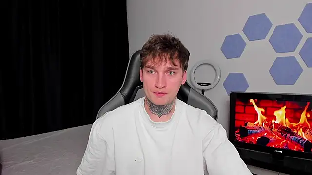 Chris Tyson online show from 10/09/25, 05:55