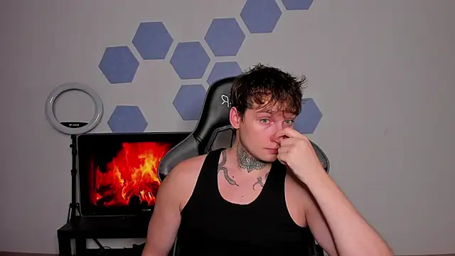 Chris Tyson online show from 10/22/25, 09:25