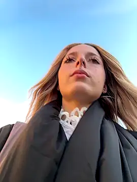 Snapshot of LoraaDoll chatting on 10/01/25, 02:45 LoraaDoll online show from 10/01/25, 02:45