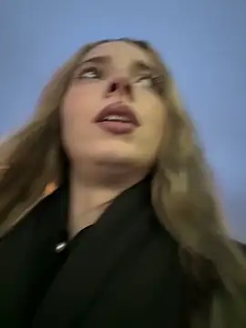 Snapshot of LoraaDoll chatting on 10/25/25, 02:46 LoraaDoll online show from 10/25/25, 02:46