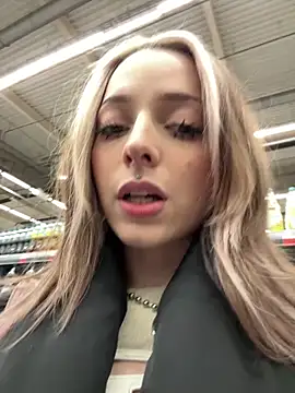 LoraaDoll online show from 12/13/25, 07:53